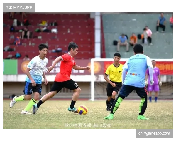 绿茵边缘的坚持与希望聚焦小球队在足球世界中的生存与发展