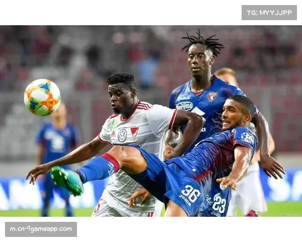 VAR判罚引争议 英超关键节点裁判尺度影响格局